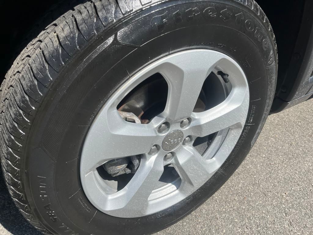 2020 Jeep Compass Latitude photo 2