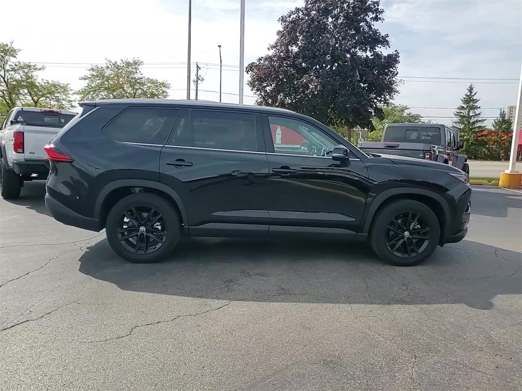 2024 Toyota Grand Highlander Platinum photo 3