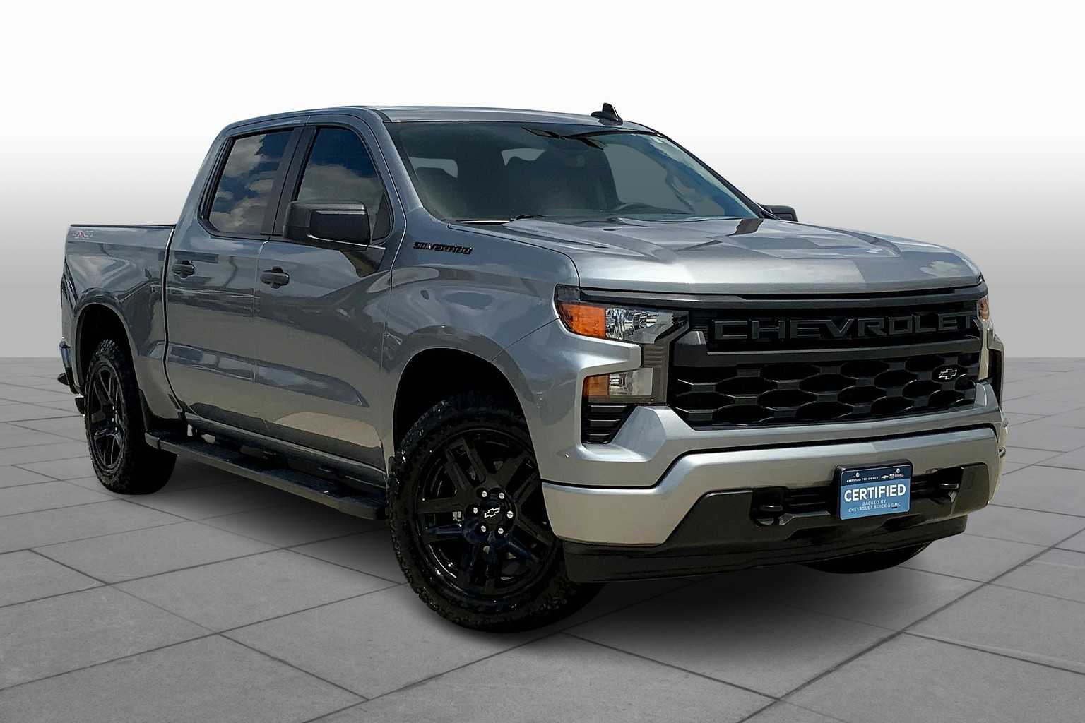 2023 Chevrolet Silverado 1500 Custom photo 2