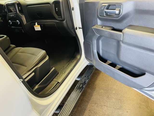 2023 Chevrolet Silverado 1500 Custom photo 18