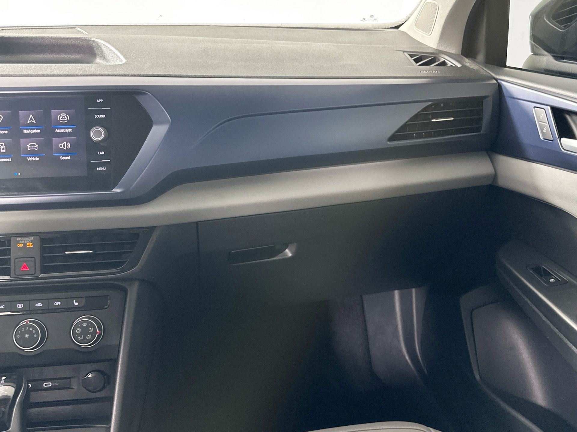 2022 Volkswagen Taos SE photo 22