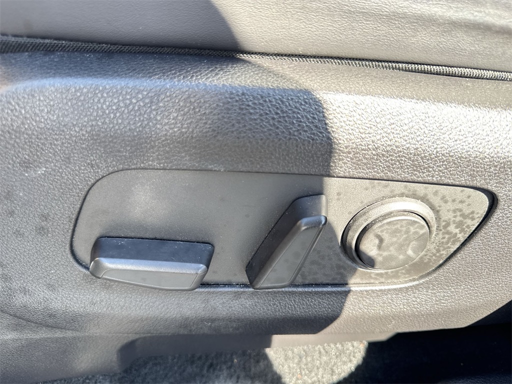2023 Kia Carnival EX photo 18
