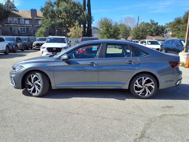 2025 Volkswagen Jetta 1.5T SEL photo 3
