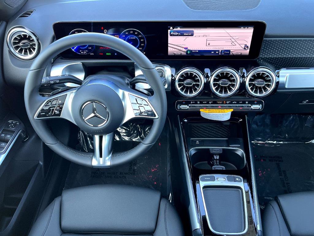 2024 Mercedes Benz EQB 4MATIC photo 3