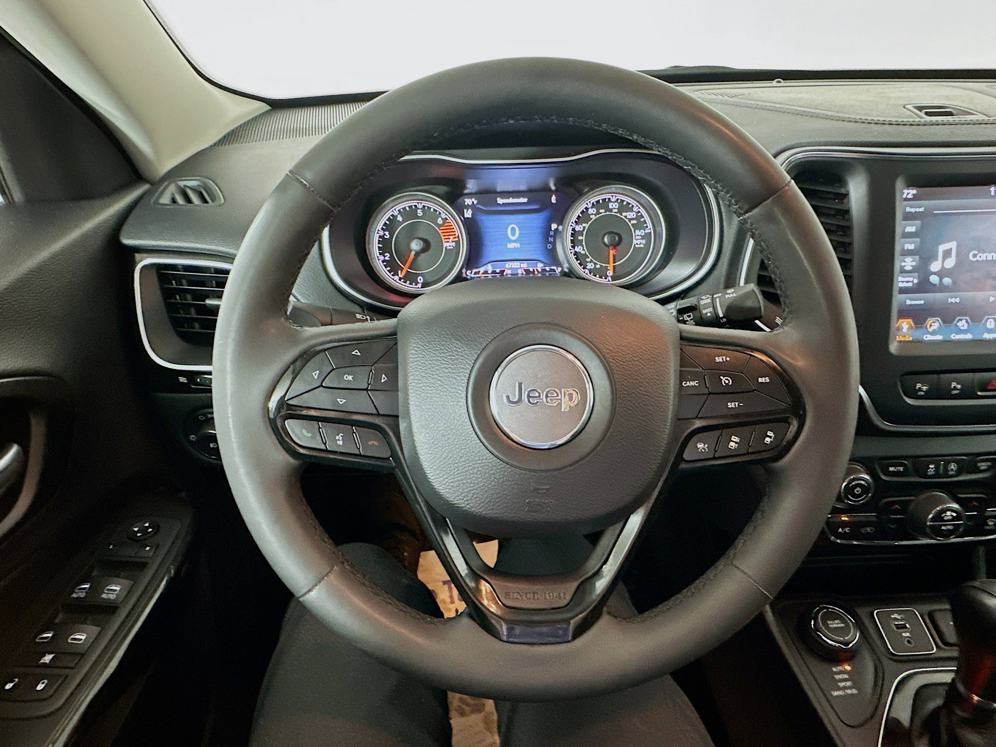 2023 Jeep Cherokee Altitude photo 9