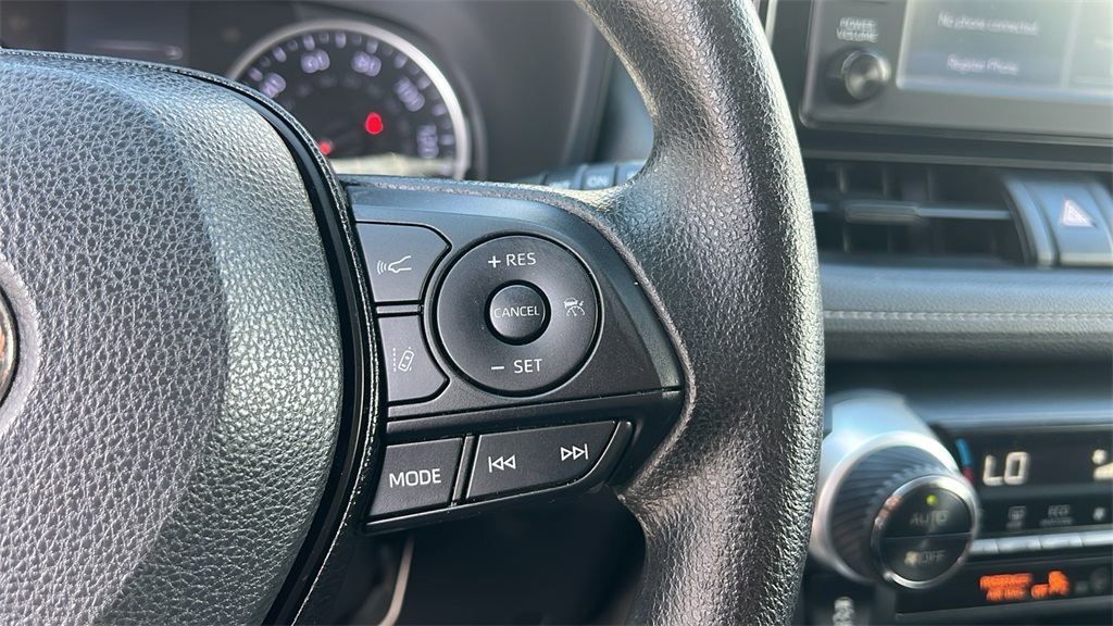 2019 Toyota RAV4 XLE photo 16