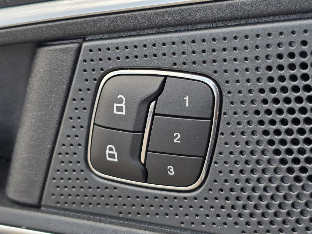 2024 Ford Edge Titanium photo 11