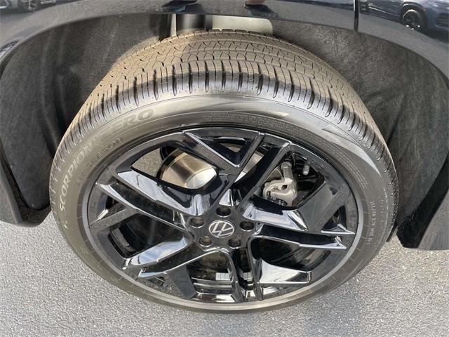 2025 Volkswagen Tiguan SE R-Line Black photo 7
