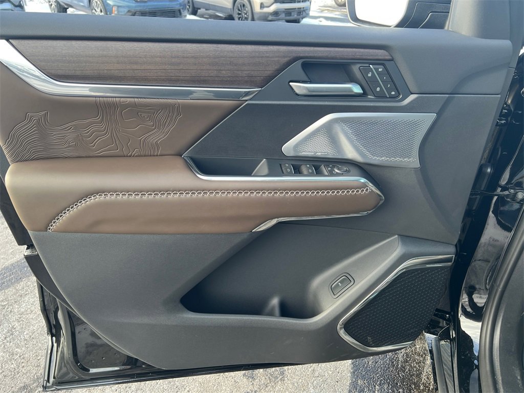 2026 GMC ACADIA - Image 13