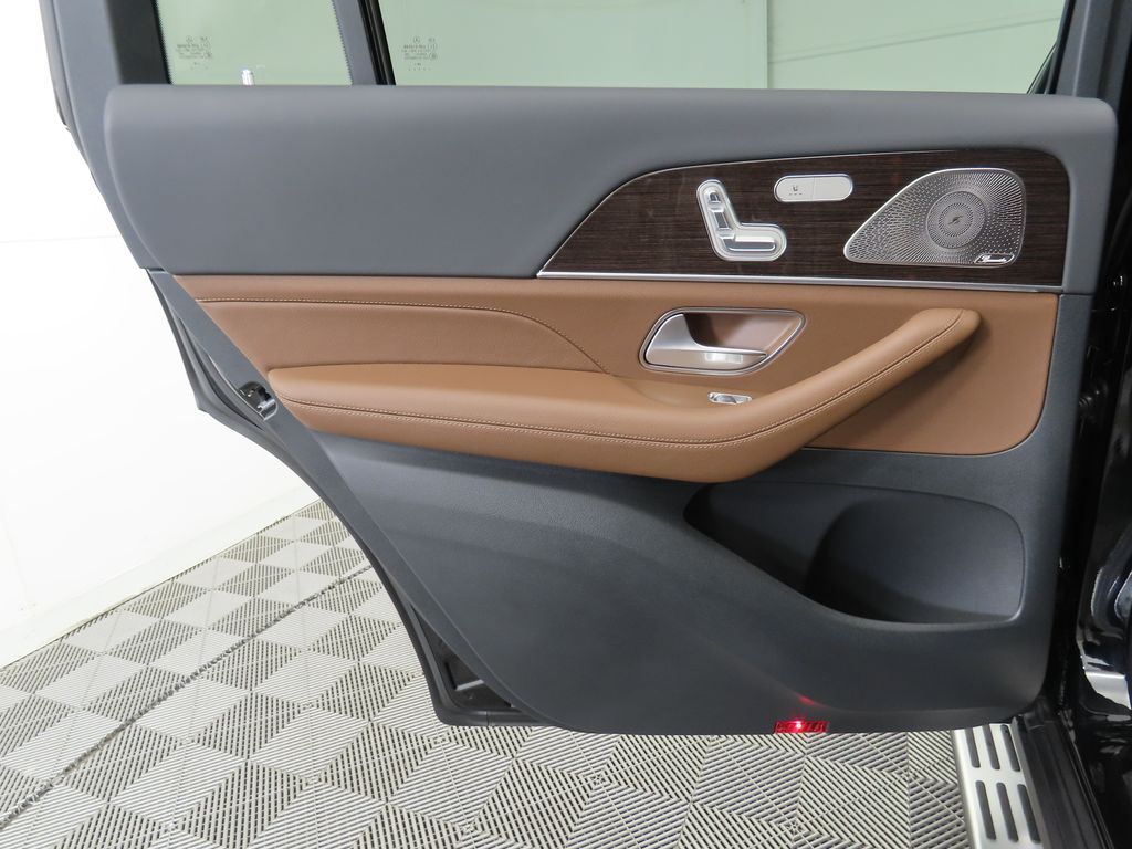 2025 Mercedes Benz GLS 450 4MATIC photo 26