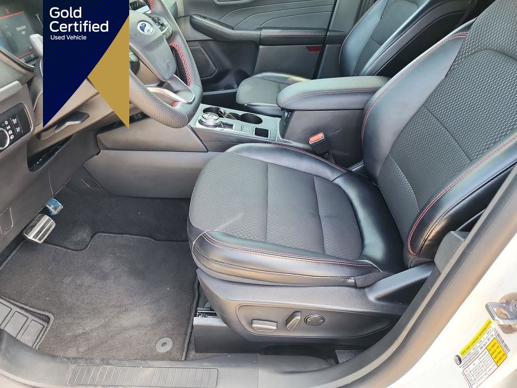2024 Ford Escape ST-Line photo 8