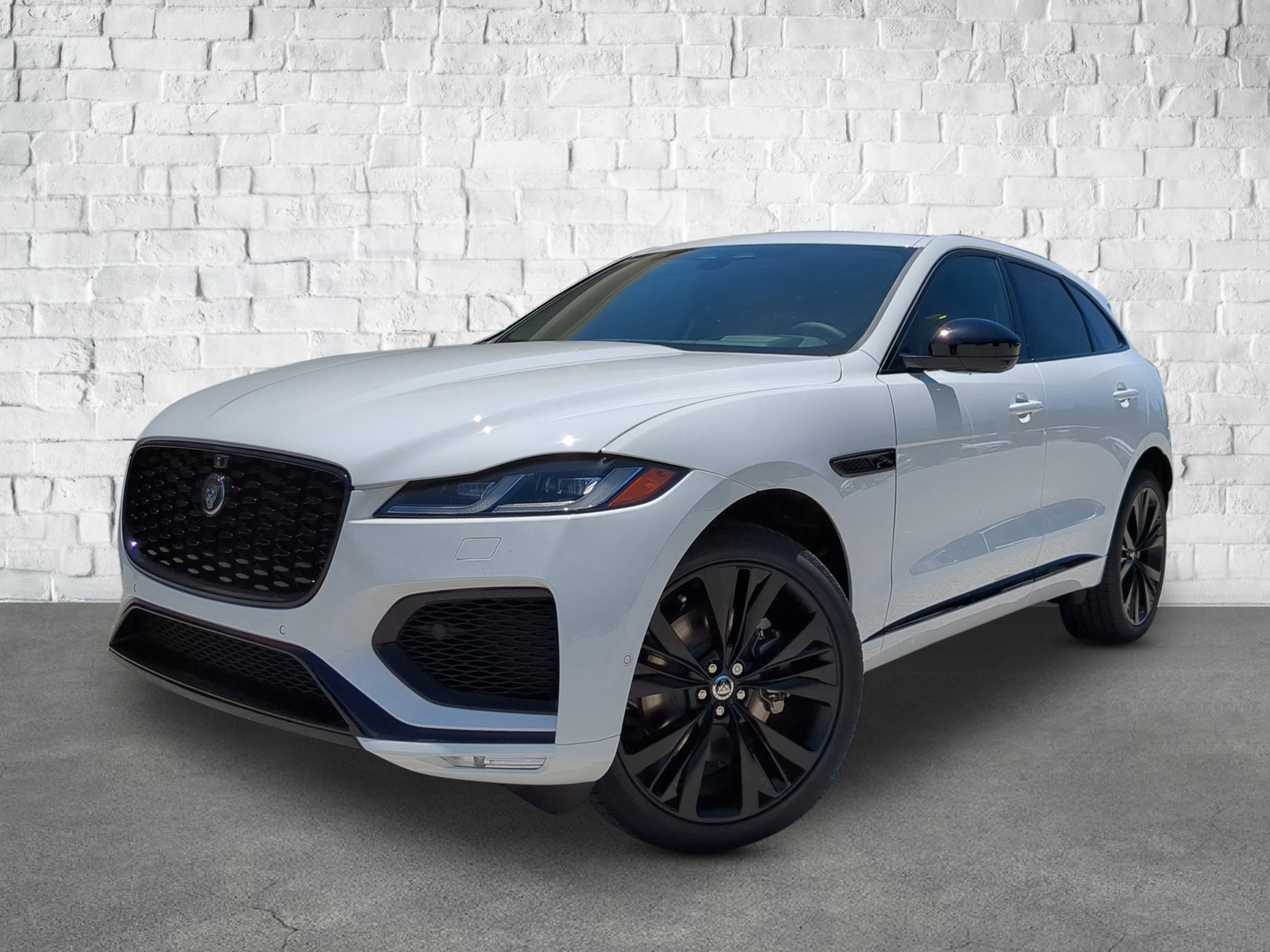 2026 Jaguar F-PACE P400 R-Dynamic S photo 2