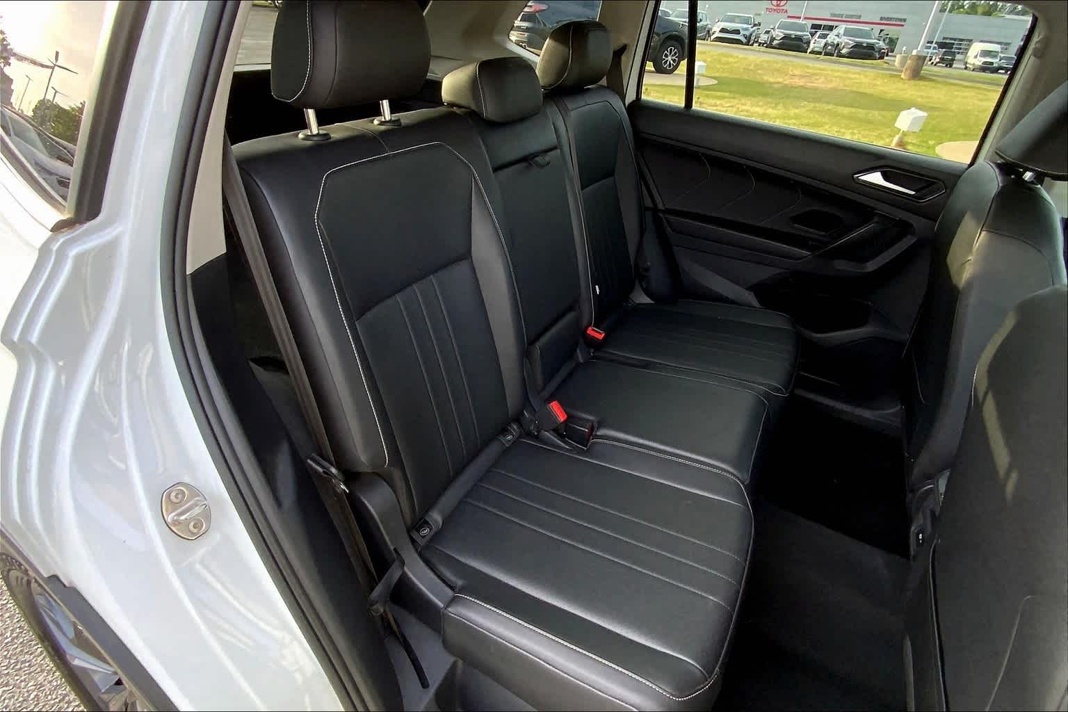 2022 Volkswagen Tiguan SE photo 18