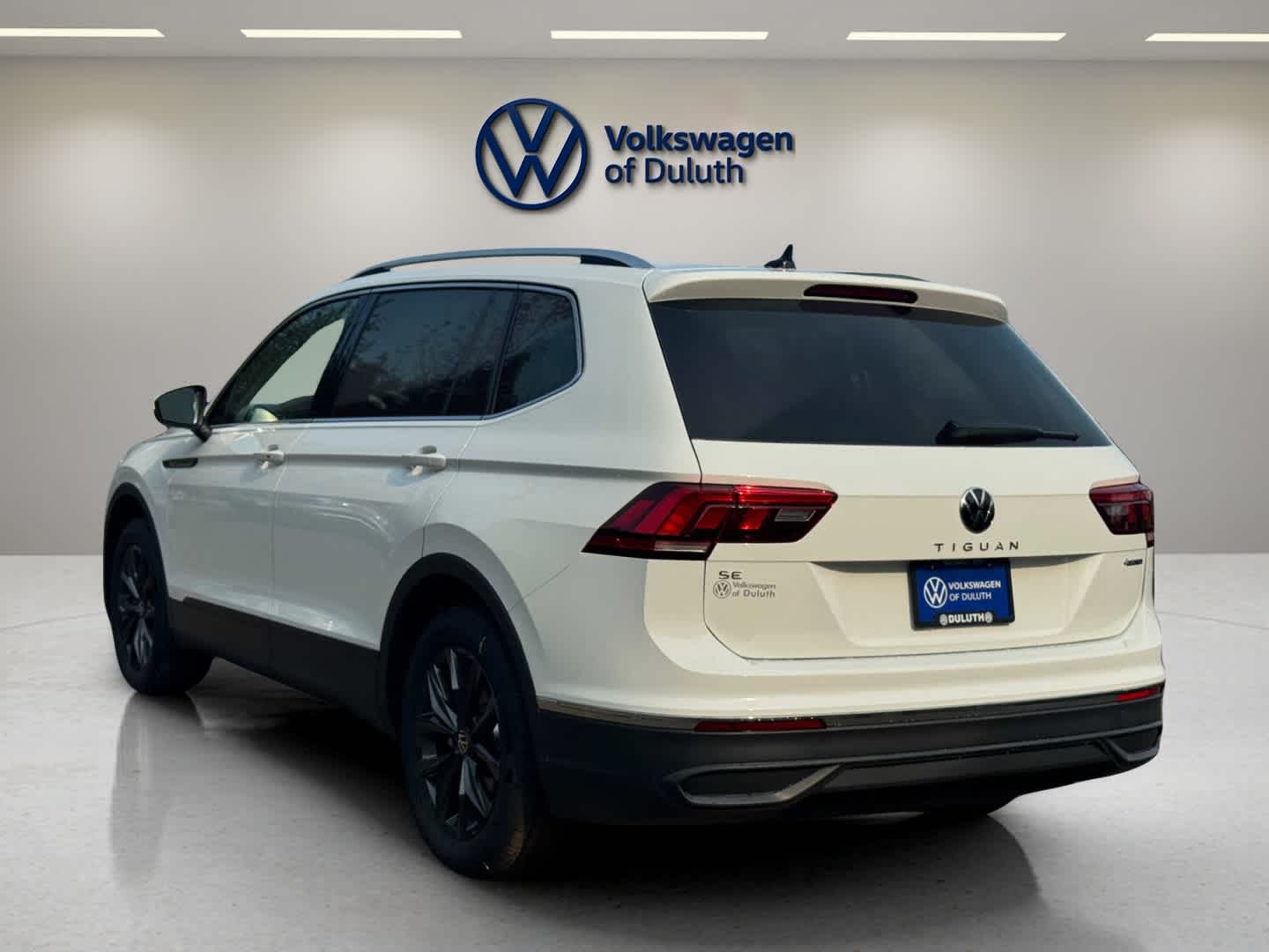 2024 Volkswagen Tiguan SE photo 3