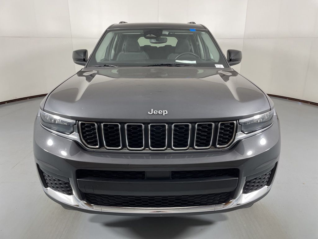 2023 Jeep Grand Cherokee Laredo Altitude photo 3