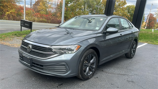 Used 2022 Volkswagen Jetta SE with VIN 3VW7M7BU2NM030209 for sale in Rensselaer, NY