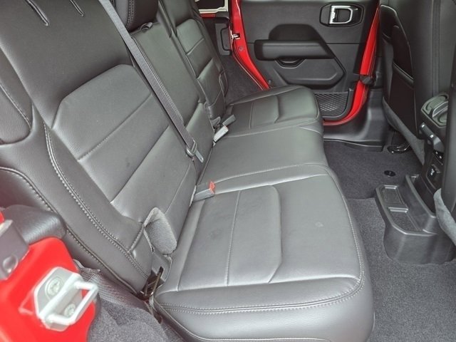 2021 Jeep Wrangler Unlimited Sahara Altitude photo 30