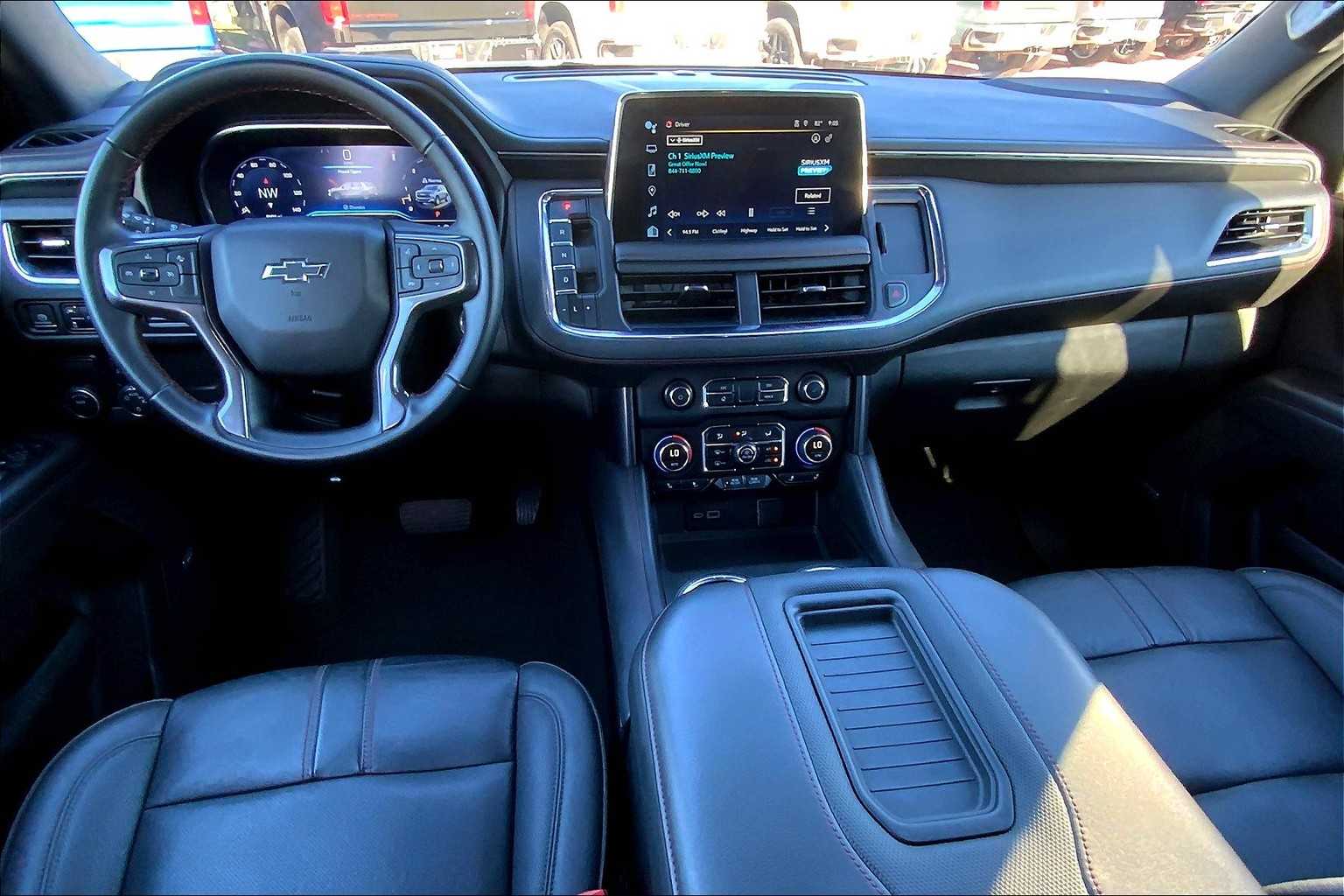 2024 Chevrolet Suburban RST photo 13