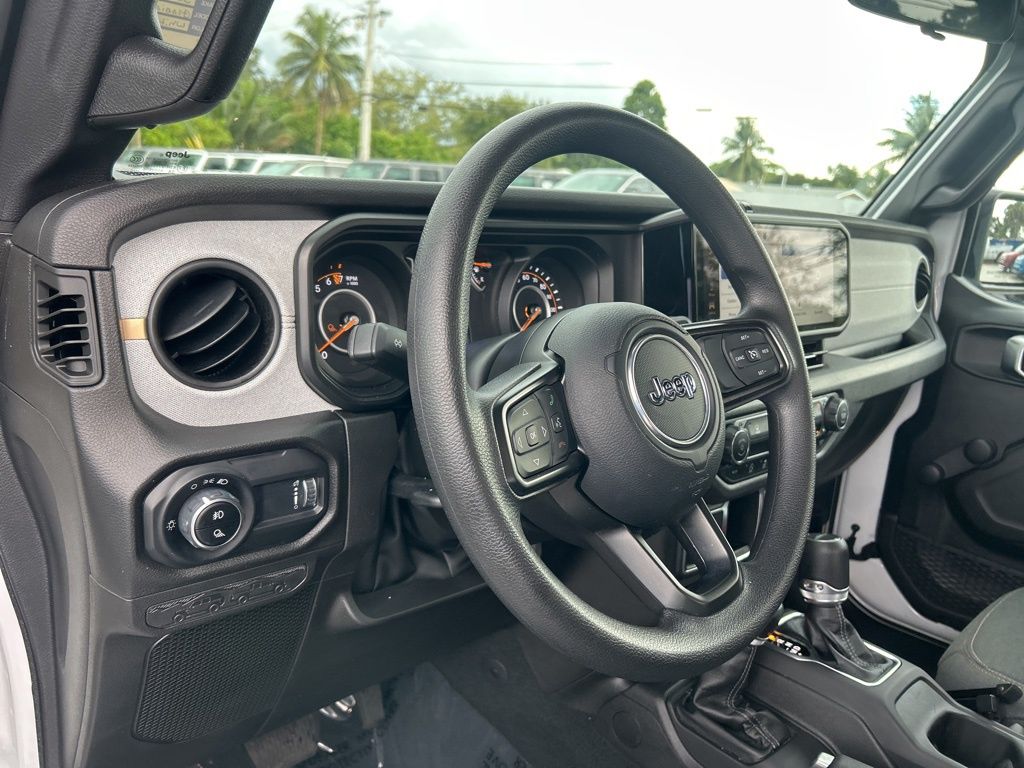 2024 Jeep Gladiator Sport photo 10