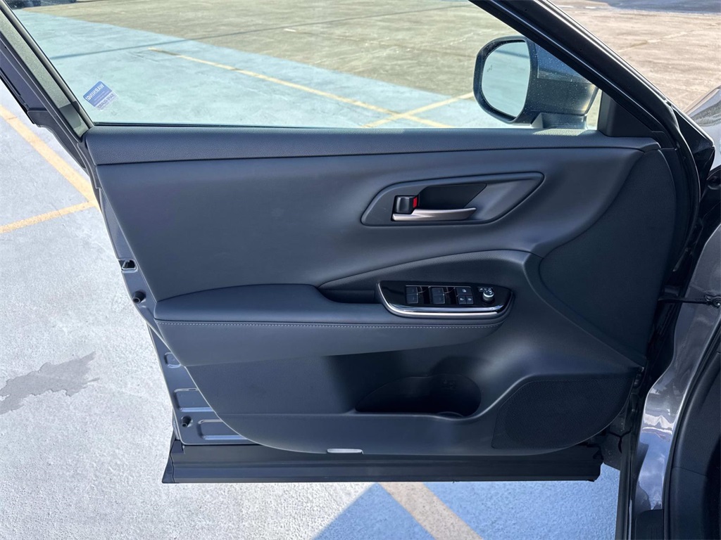 2024 Toyota Crown XLE photo 19