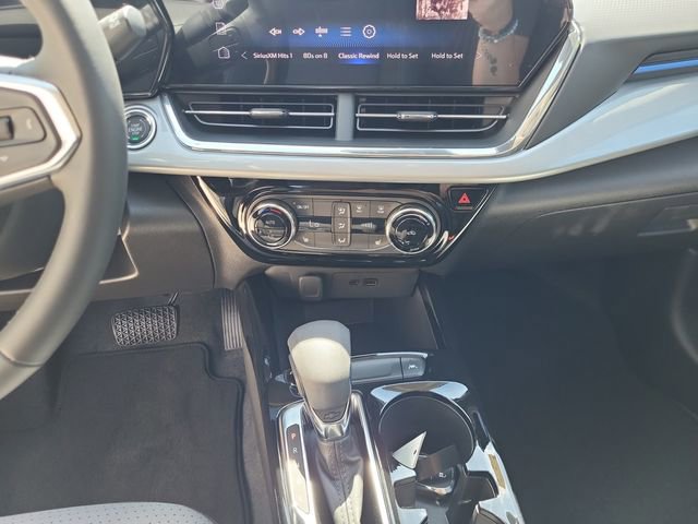 2025 Chevrolet Trax LT photo 14