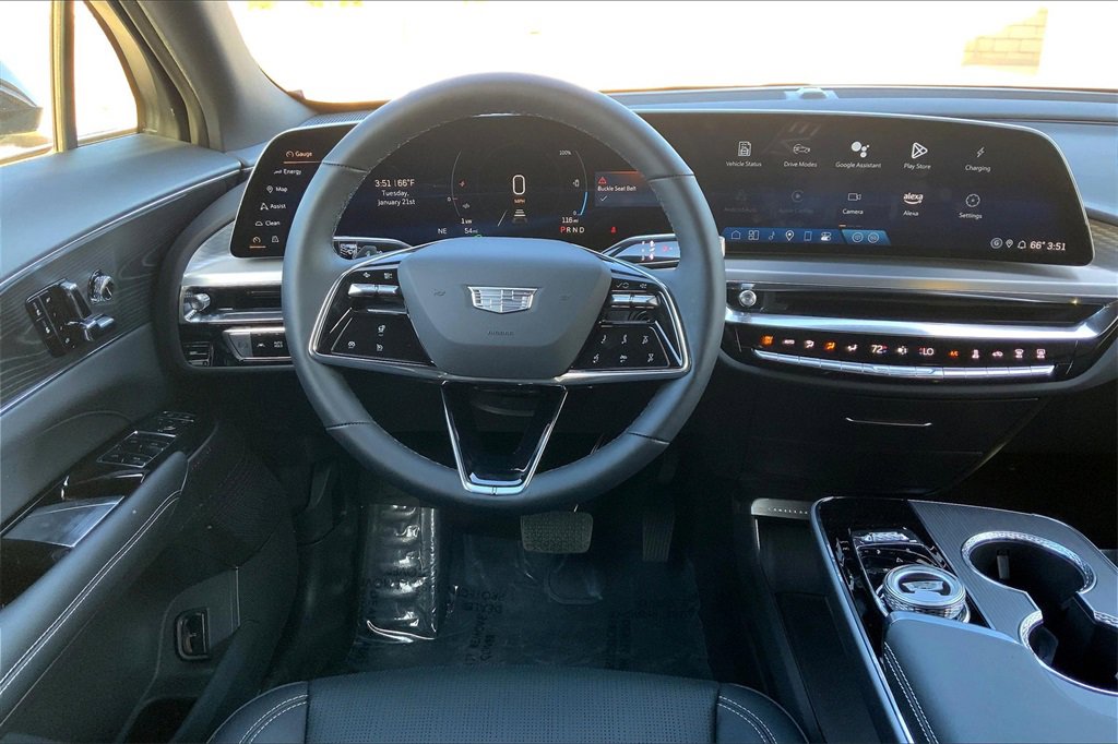 2025 Cadillac Lyriq Luxury photo 22
