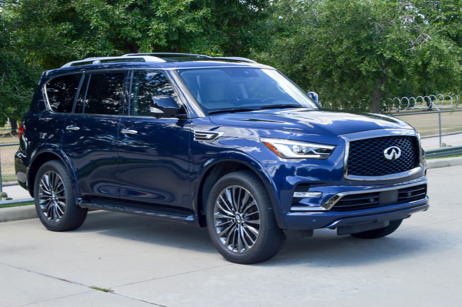 2024 Infiniti QX80 Premium Select photo 3