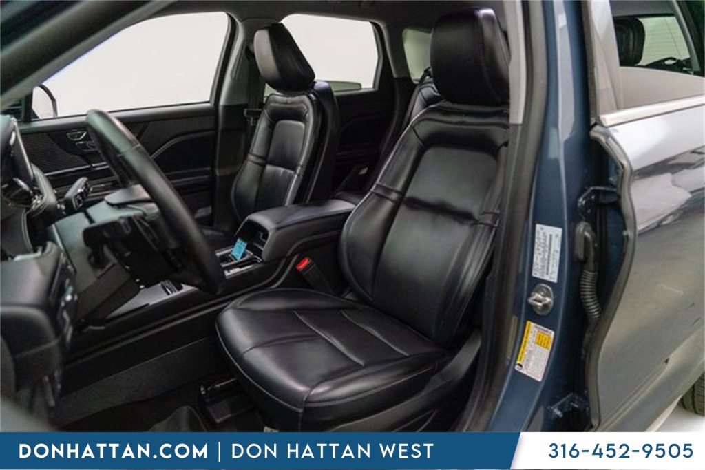 2022 Lincoln Corsair Standard photo 4