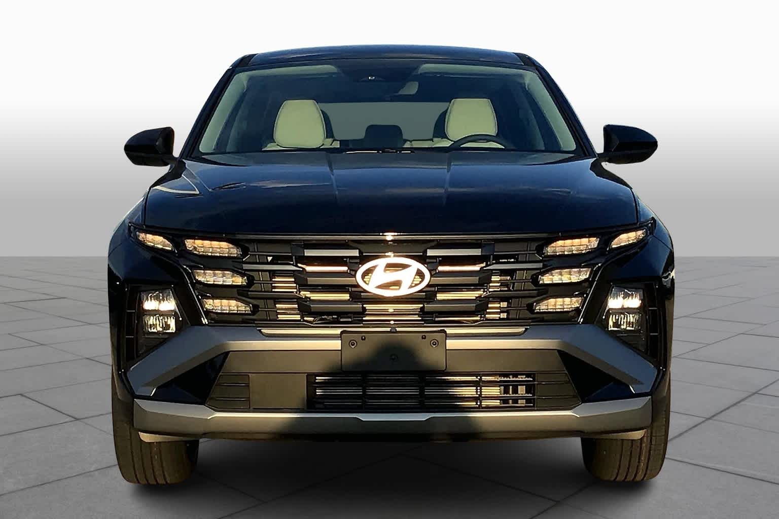 2025 Hyundai Tucson SE photo 3