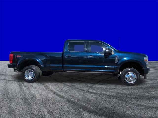 2022 Ford F-350 Platinum photo 3