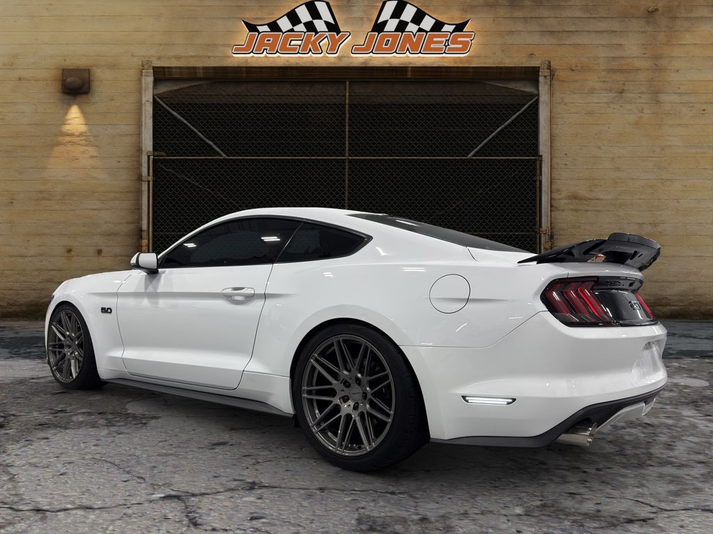 2016 Ford Mustang GT Premium photo 3