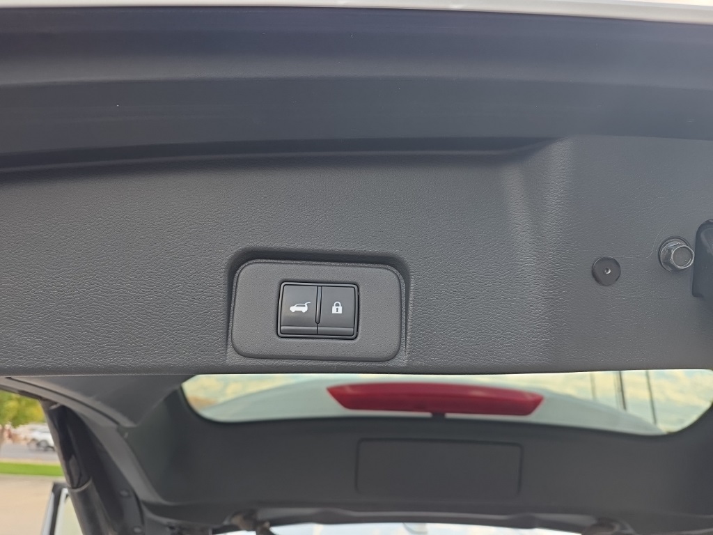 2024 Nissan Rogue SV photo 17