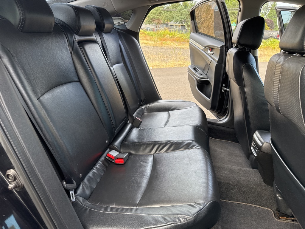 2017 Honda Civic Touring photo 23
