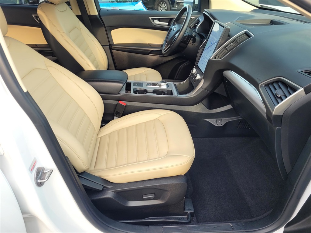 2021 Ford Edge SEL photo 18