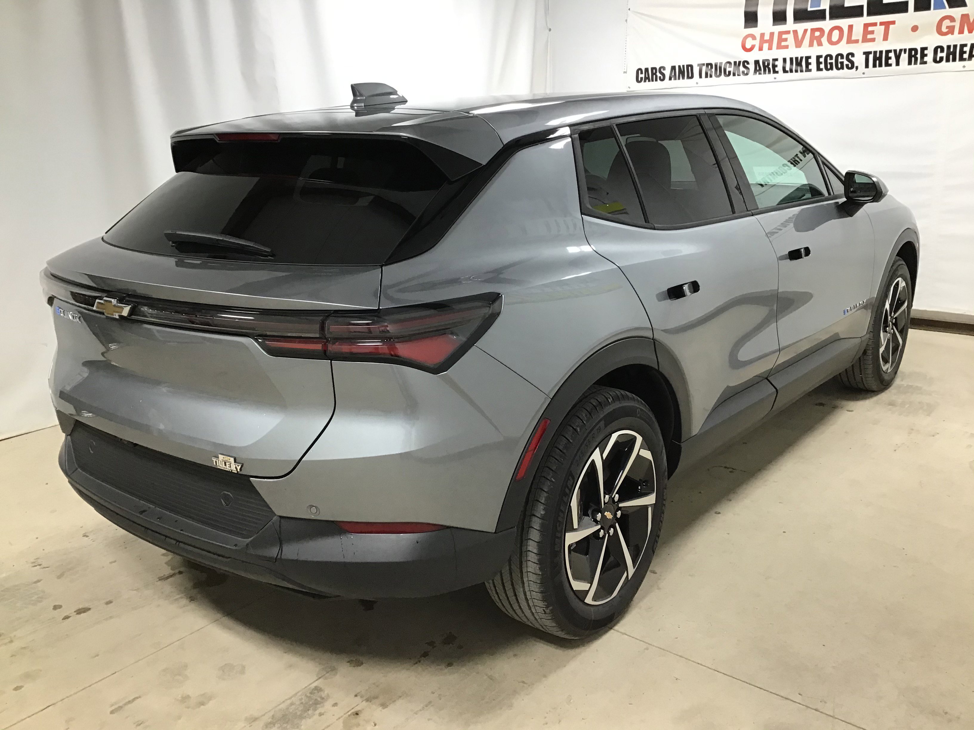 2026 Chevrolet Equinox EV 1LT photo 4