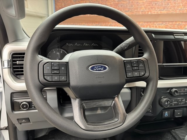 2025 Ford F-600 photo 12