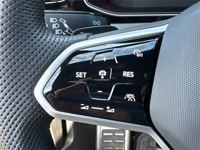 2025 Volkswagen Jetta GLI 2.0T Autobahn photo 31