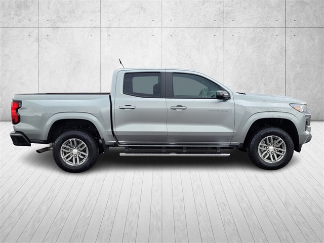 2024 Chevrolet Colorado LT photo 8