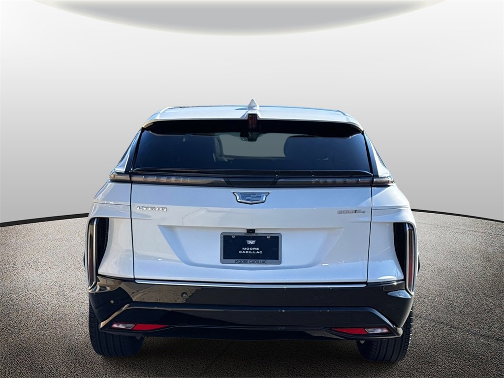 2025 Cadillac Lyriq Luxury photo 3
