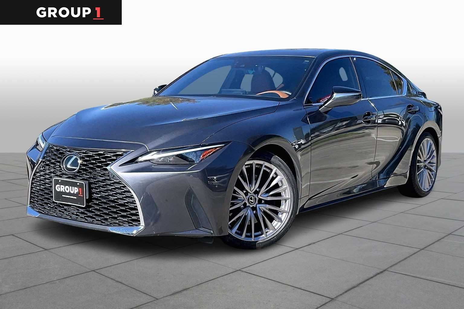 2023 Lexus IS 300's photo