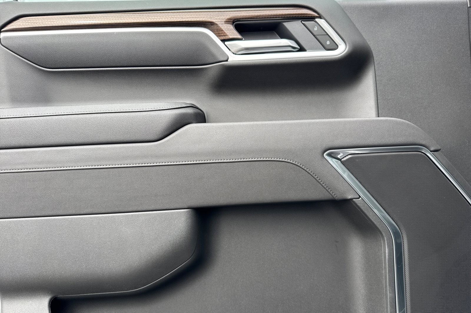 2025 Chevrolet Silverado 1500 photo 11