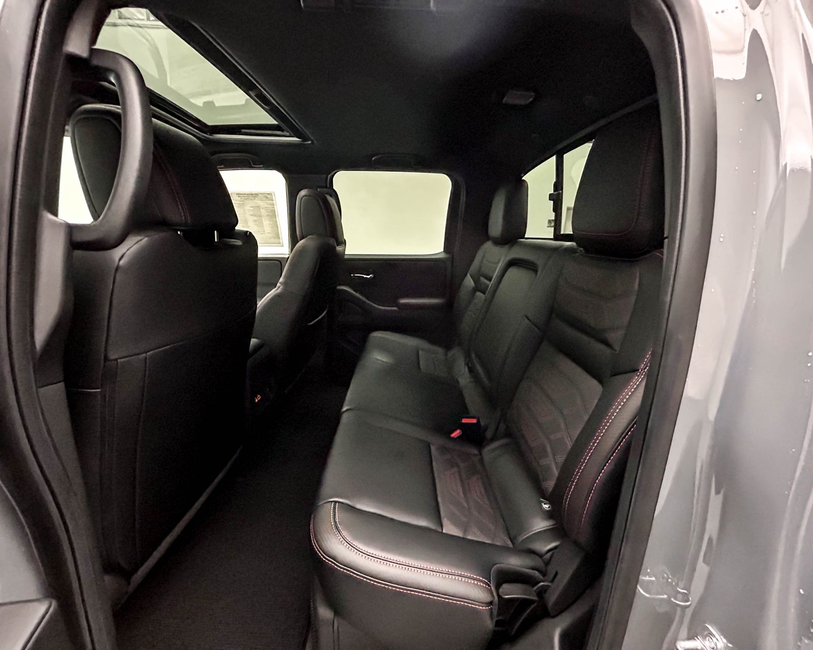 2025 Nissan Frontier Crew Cab PRO-4X photo 11