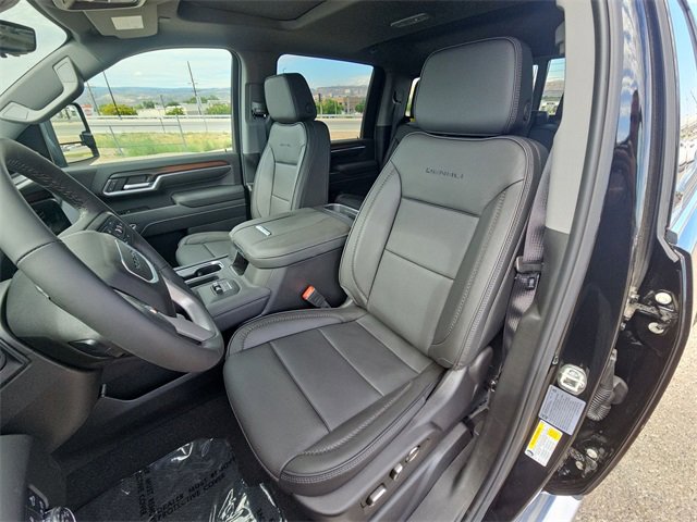 2025 Gmc Sierra 3500 HD Denali photo 2