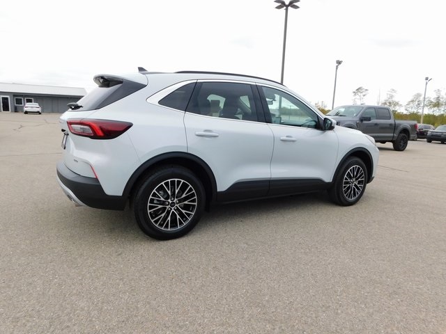 2026 Ford Escape Plug-In Hybrid Base photo 2