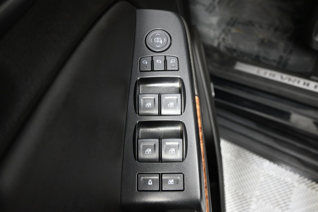 2019 Chevrolet Suburban Premier photo 19
