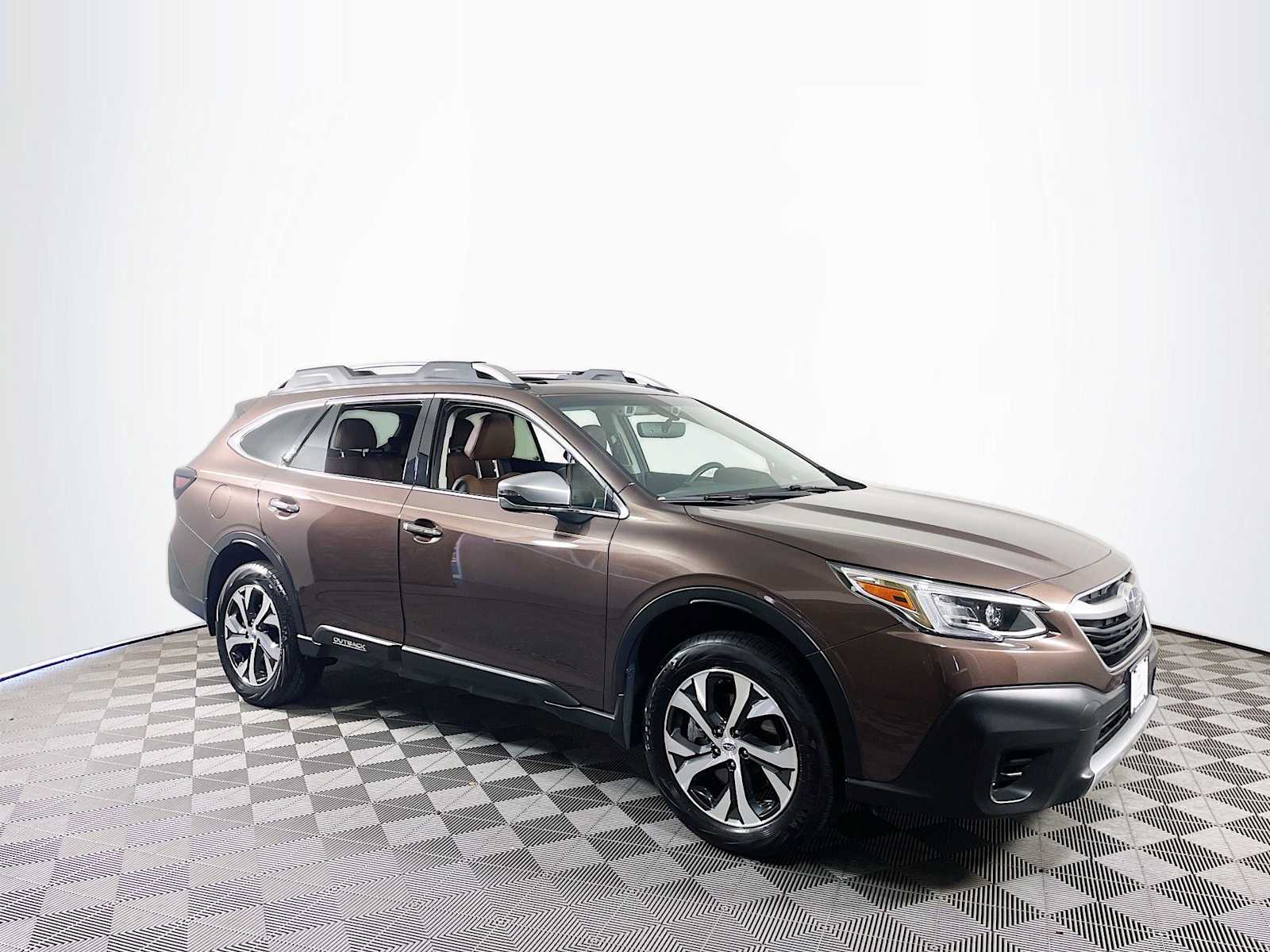2020 Subaru Outback Touring photo 3