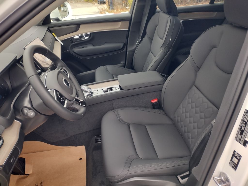 2026 VOLVO XC90 - Image 11