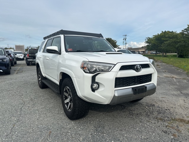 2018 Toyota 4Runner TRD Off-Road photo 2