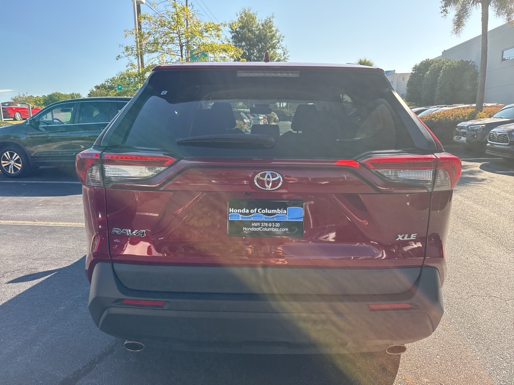 2023 Toyota RAV4 XLE photo 3