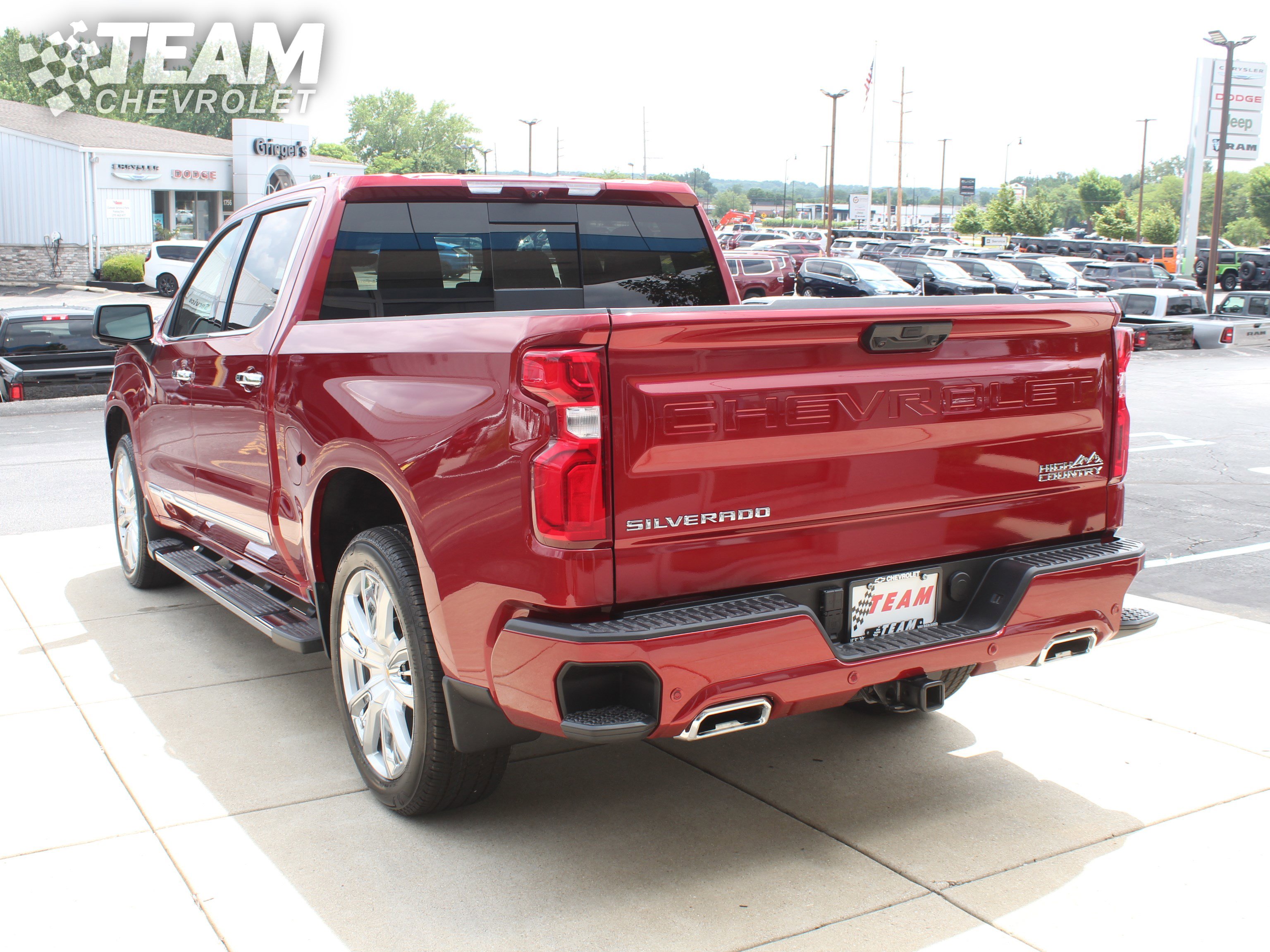 2025 Chevrolet Silverado 1500 High Country photo 5